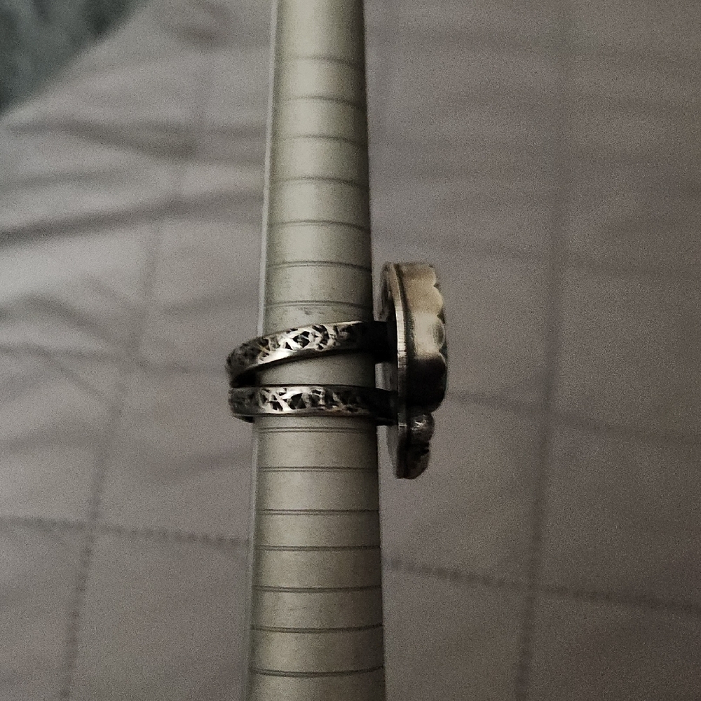 Rugged Turquoise and Sterling Silver Ring - Picture 5 of 5